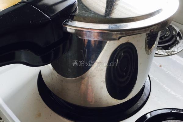 黄豆焖猪蹄的做法图解6