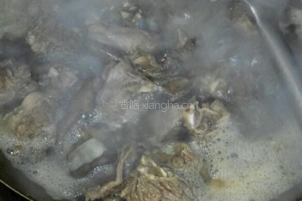 狍子肉烧萝卜的做法图解1