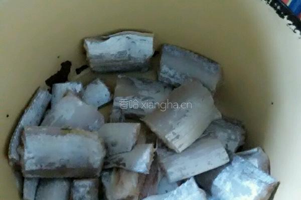 干炸带鱼的做法图解1