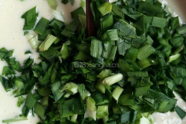 韭菜鸡蛋饼的做法图解2