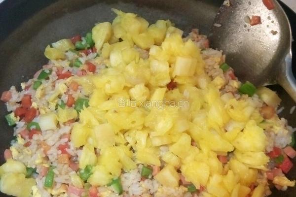 菠萝炒饭的做法图解11