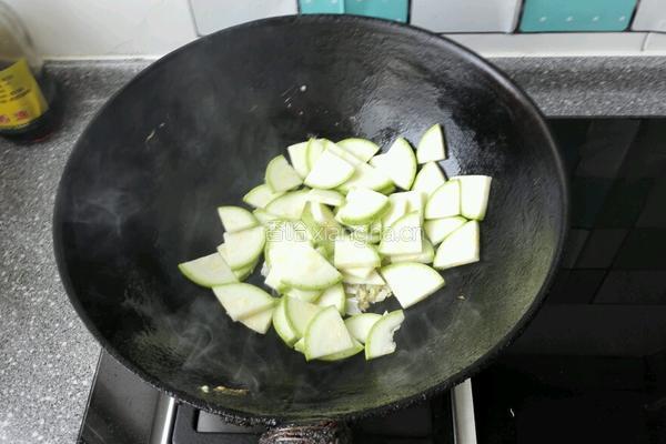鸡蛋炒双西的做法图解5