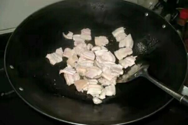 酸菜炖豆腐的做法图解2