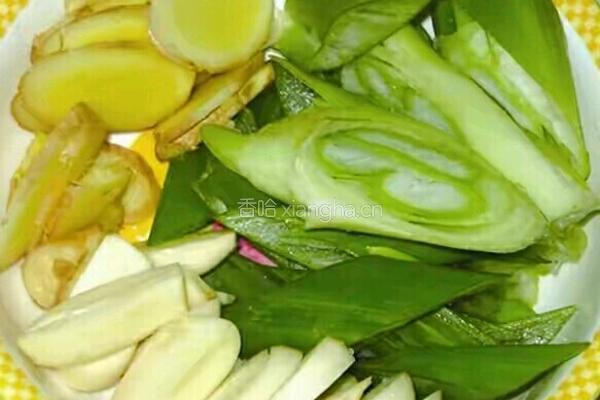 酸菜炖豆腐的做法图解3