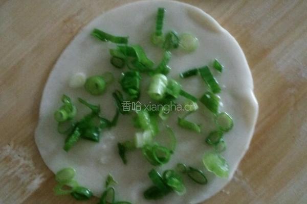 饺子皮―葱油饼的做法图解1
