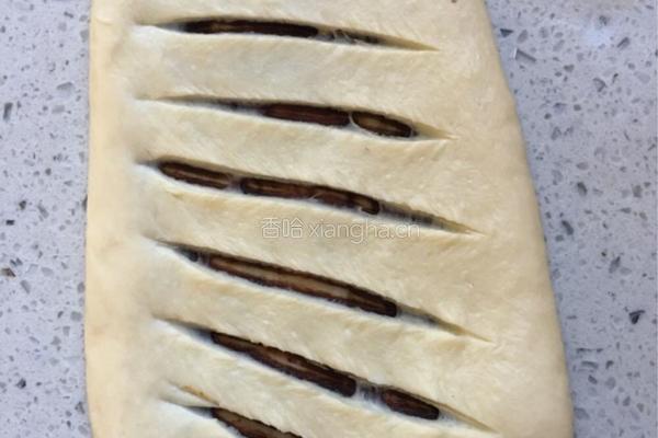 豆沙花式面包的做法图解3