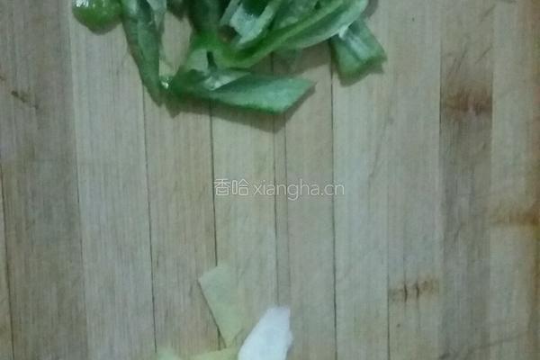 土豆片炒腊肉的做法图解3