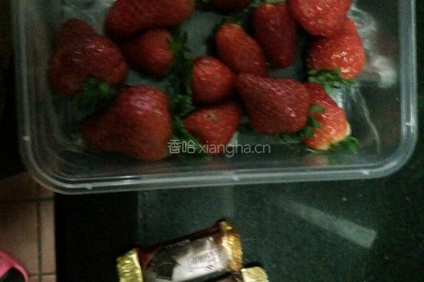 巧克力草莓的做法图解1