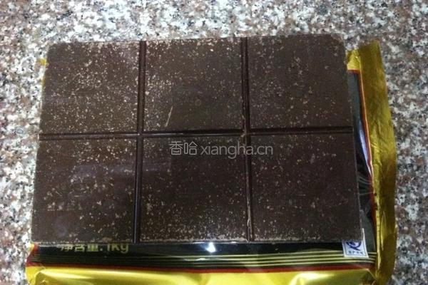 DIY杏仁巧克力的做法图解1