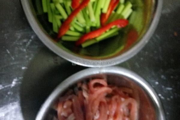 蒜台肉丝的做法图解1