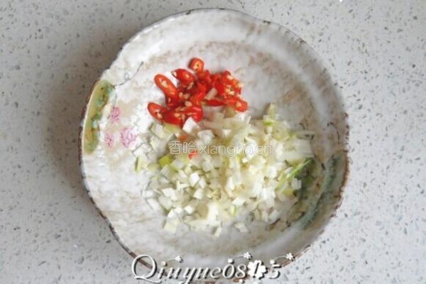 嫩葫芦蘸料小凉菜的做法图解4