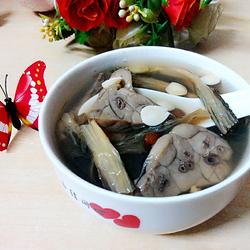 菜干南北杏煲猪肺汤的做法[图]