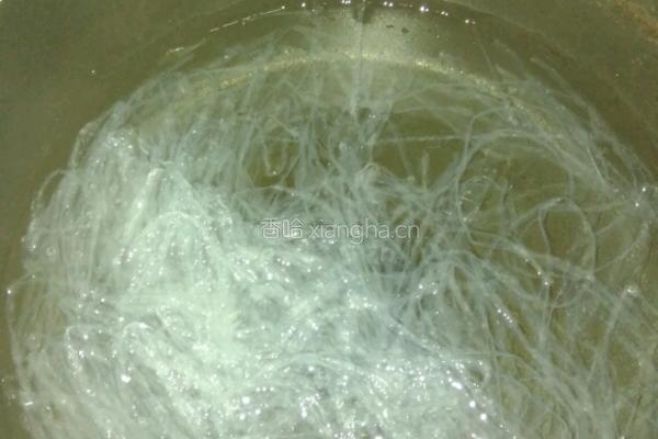 椰汁豆腐的做法图解1