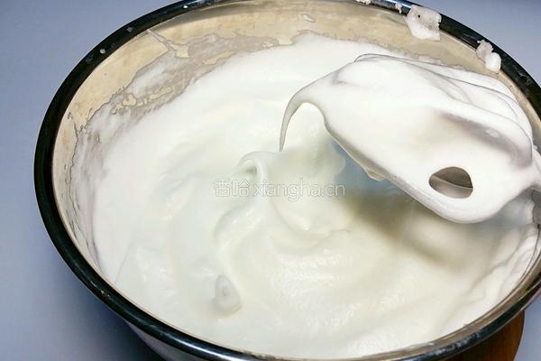 奶油草莓蛋糕卷的做法图解8