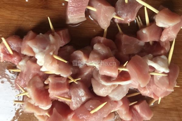 牙签肉的做法图解2