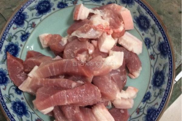 榨菜肉段的做法图解1