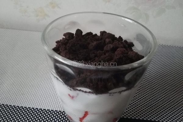 草莓酸奶盆栽的做法图解6