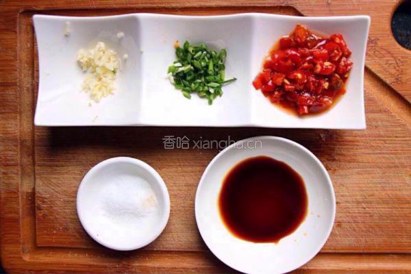 剁椒蒸小芋头的做法图解2
