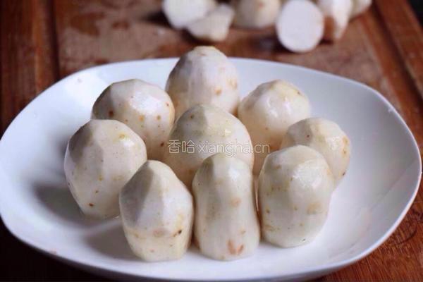 剁椒蒸小芋头的做法图解3