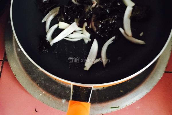 简易烤饼披萨的做法图解3