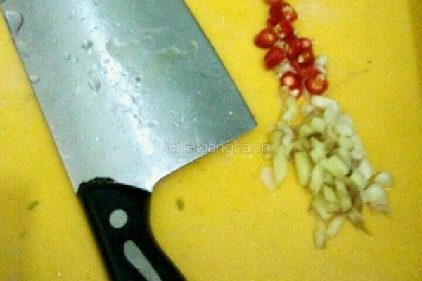 腊肉炒蒜苔的做法图解3
