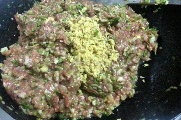 芹菜肉馅饺子的做法图解5