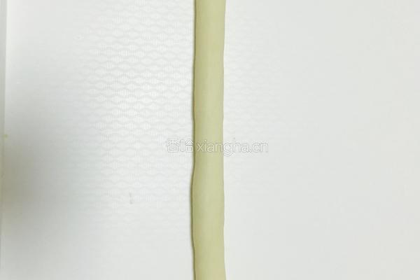 蒜蓉肠花卷的做法图解3