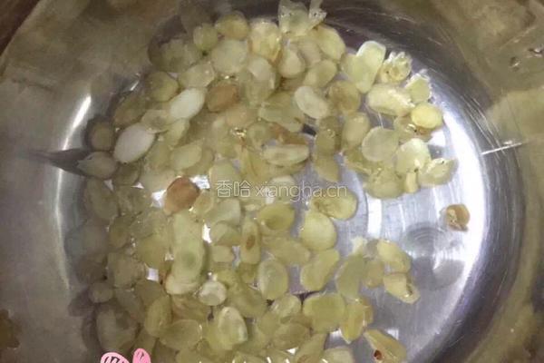 桃胶皂角米糖水的做法图解1