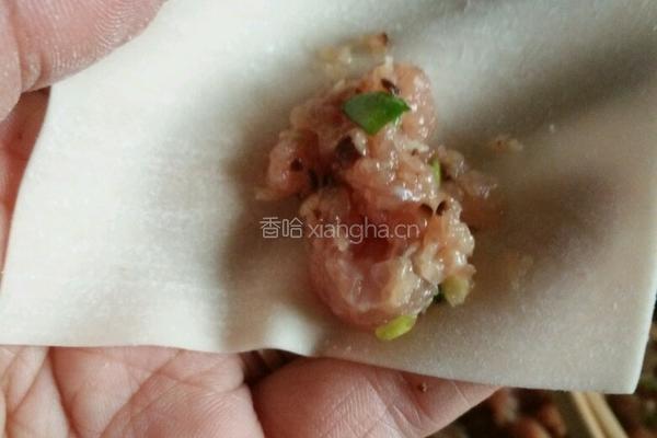 香菇虾仁馄饨的做法图解5