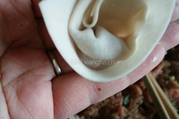 香菇虾仁馄饨的做法图解6