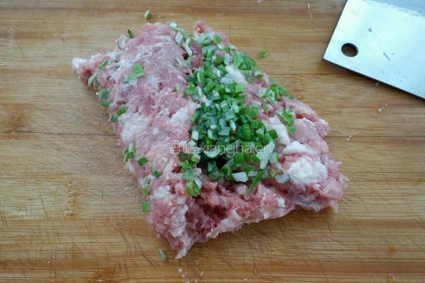 大白菜猪肉蒸饺的做法图解1