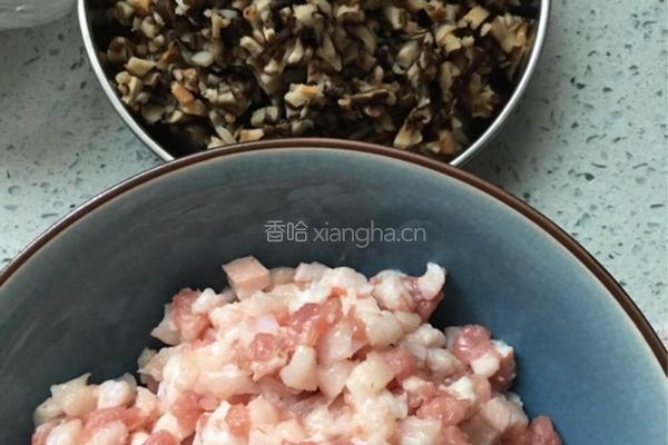 五花肉香菇小烧卖的做法图解4