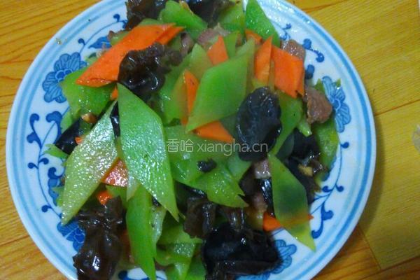 莴笋炒胡萝卜木耳肉的做法图解10