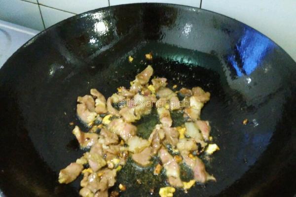 莴笋炒胡萝卜木耳肉的做法图解8