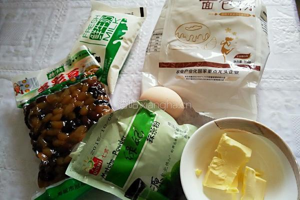 绿茶蜜豆面包的做法图解1