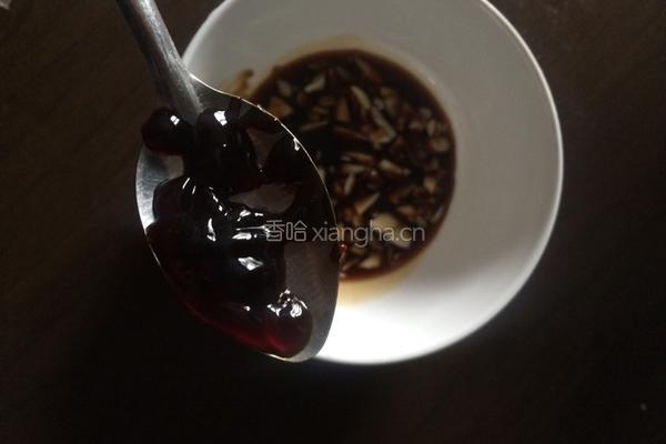 蒜香胡萝卜拌面的做法图解2