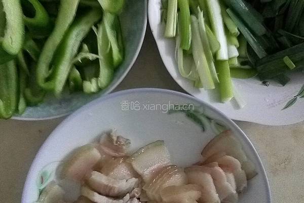 圆椒蒜苗回锅肉的做法图解3