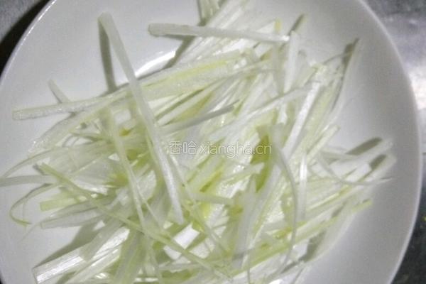 精酱肉丝的做法图解1
