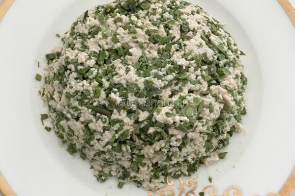 香椿拌豆腐的做法图解3