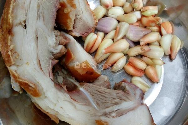 烧肉炒兰豆的做法图解1