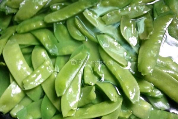 烧肉炒兰豆的做法图解3