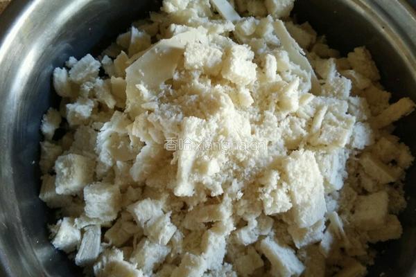 番茄炒馒头的做法图解1
