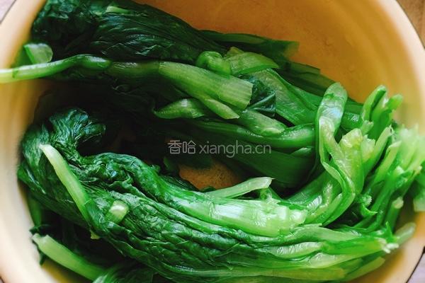 小白菜猪肉锅贴的做法图解1