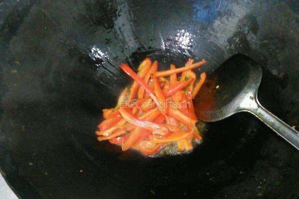 韭菜炒蚕豆的做法图解3