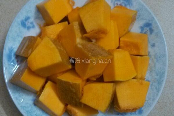 瘦肉焖南瓜的做法图解1