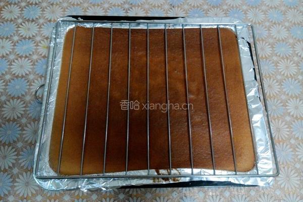 草莓淡奶油蛋糕卷的做法图解14