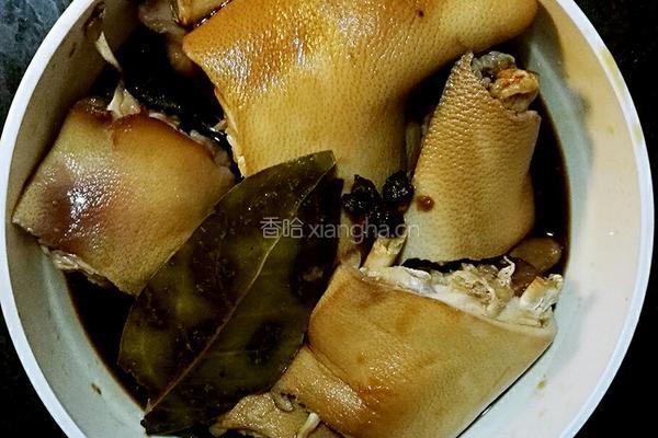 药膳山药炖猪蹄的做法图解1