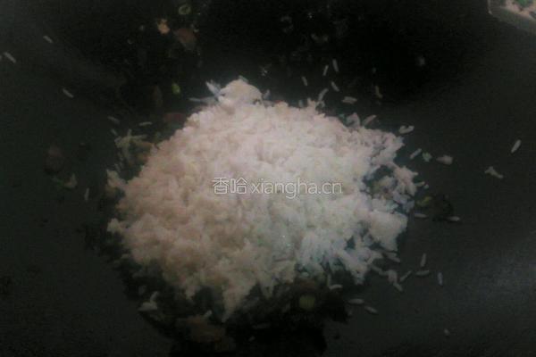木耳腊肠炒饭的做法图解4