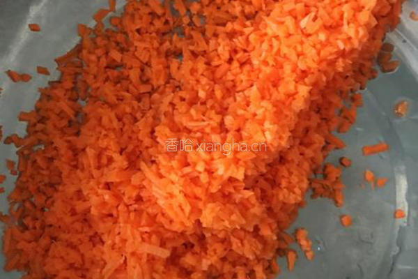 腊肉香菇豆腐饺子的做法图解2