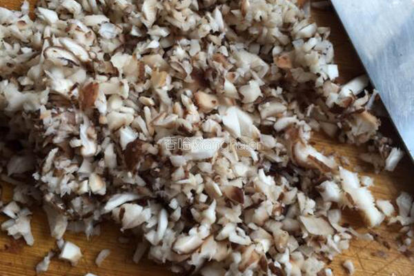 腊肉香菇豆腐饺子的做法图解4
